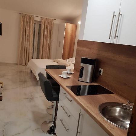 Apartment Miskovic Макарска Экстерьер фото