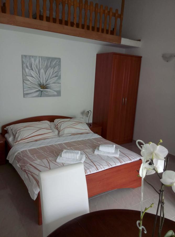 Apartment Miskovic Макарска Экстерьер фото
