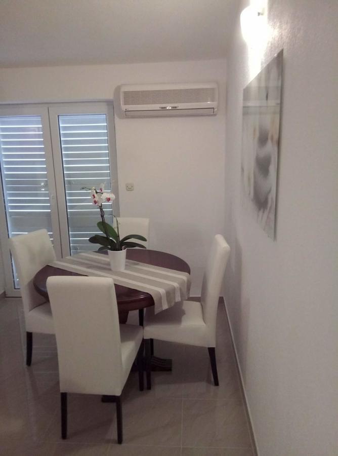 Apartment Miskovic Макарска Экстерьер фото