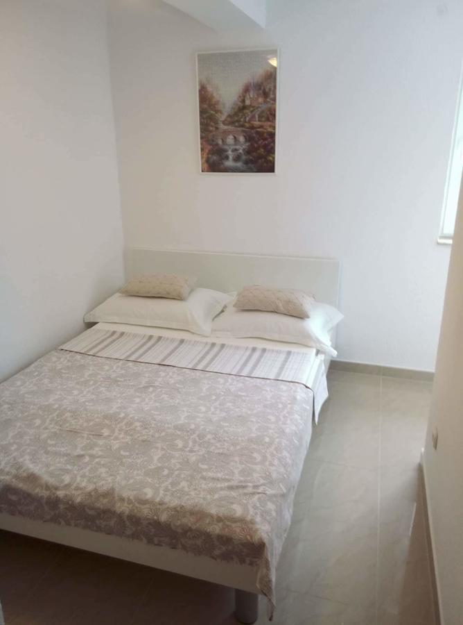 Apartment Miskovic Макарска Экстерьер фото